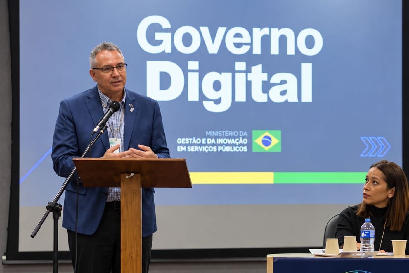Palestra sobre Governo Digital, do Ministério da Gestão e da Inovação em Serviços Públicos, durante a conferência